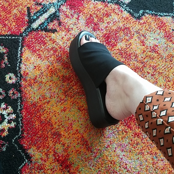 Brash black Platform Flop Sliders Sandals - Picture 5 of 5